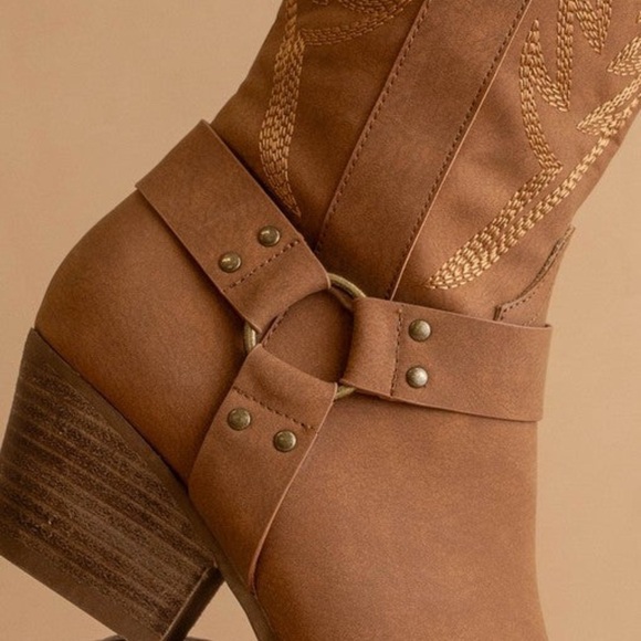 New in Box Faye Cowboy Boots - Picture 2 of 2